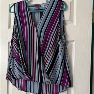 💙🩷 Vince Camuto Multicolor Striped V-Neck Blouse 💙🩷